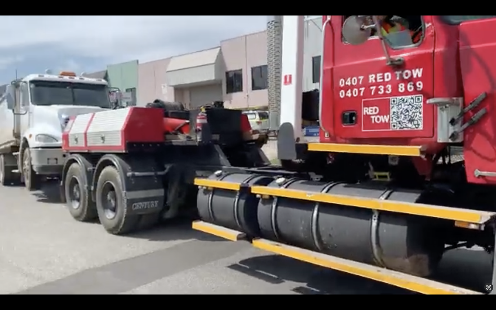 Heavy Tow Setup and Airbag Suspension Management in Complex Recovery