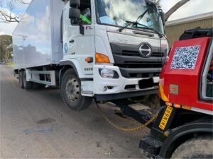 Hino 6x2 Forward tow